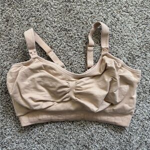 Super Busty Sublime® Hands-Free Pumping & Nursing Bra size Medium